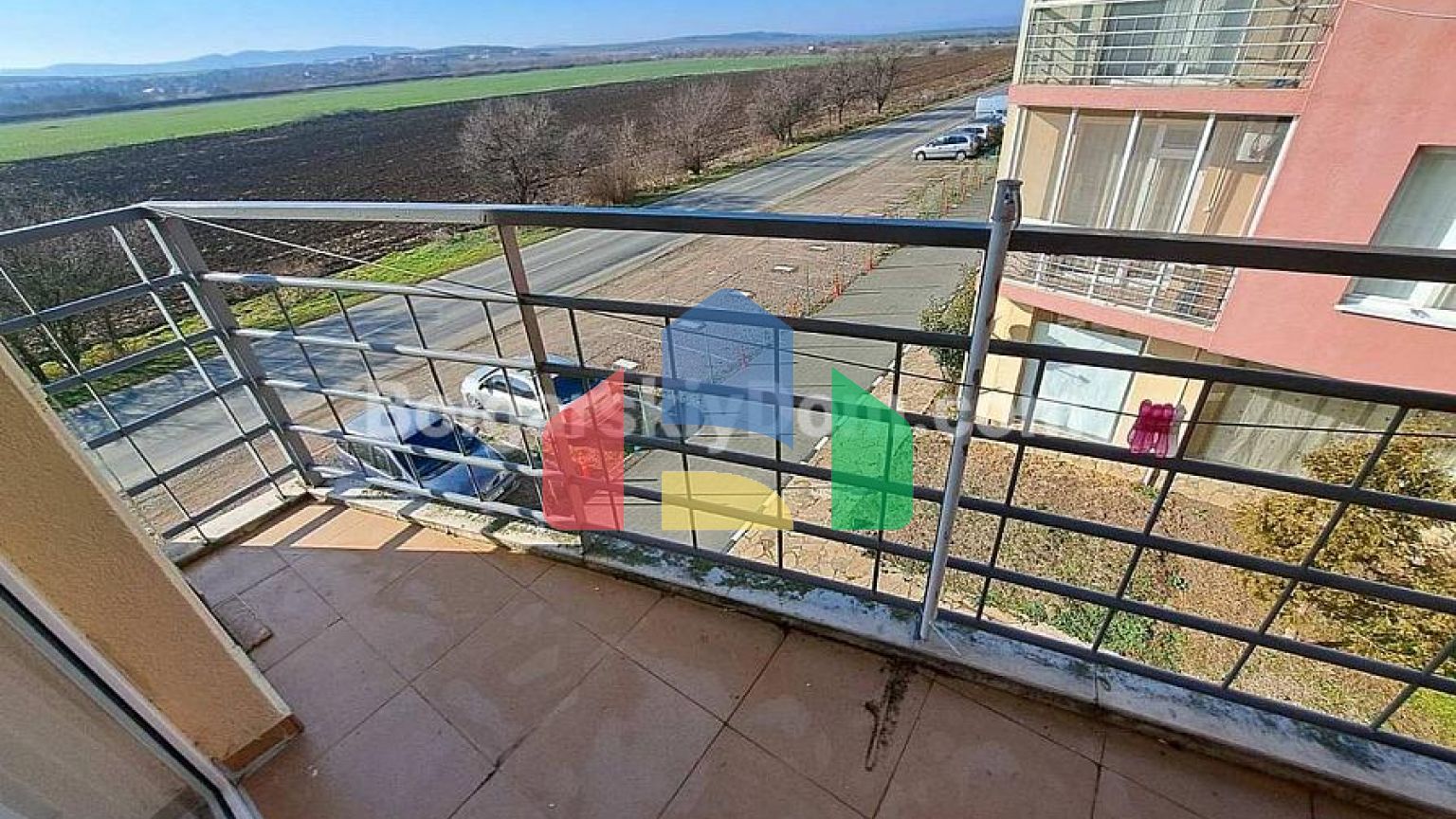 Трикімнатна квартира в Санні Дей 5