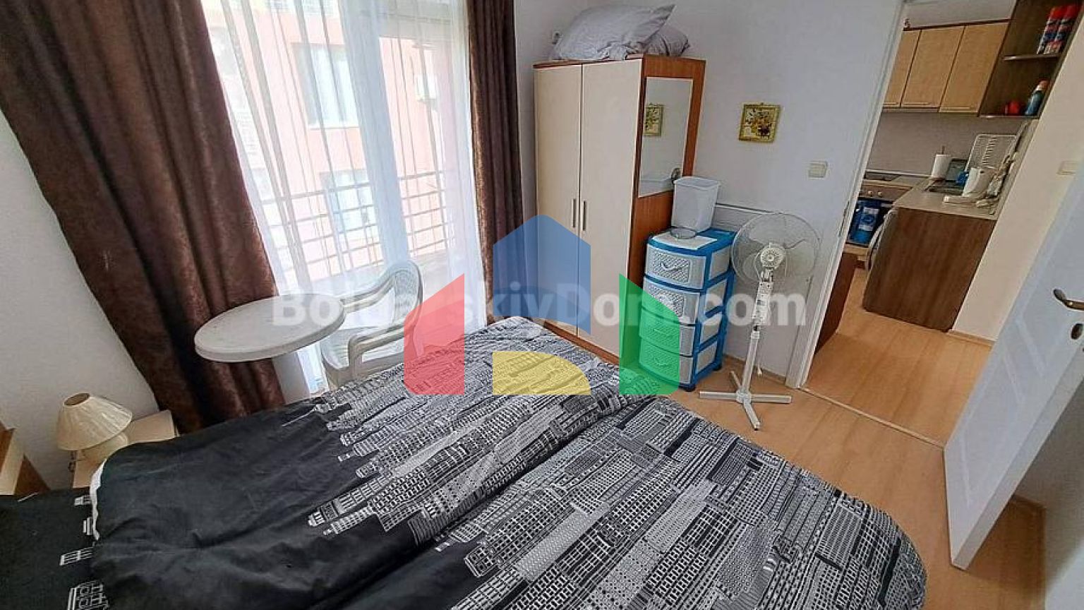 Трикімнатна квартира в Санні Дей 5