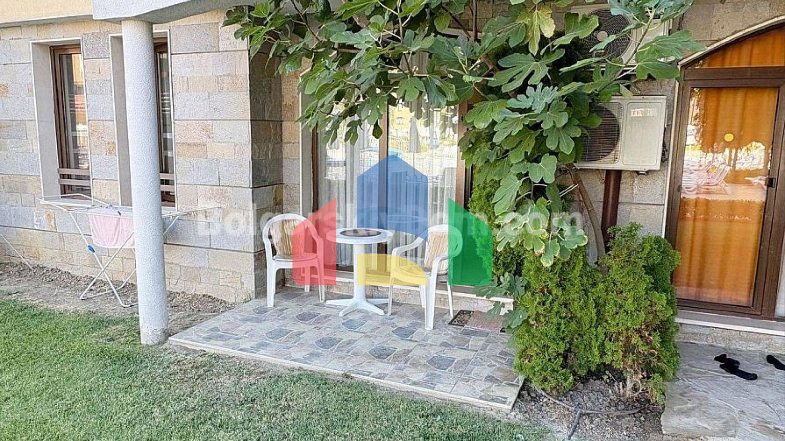 Двокімнатна квартира в Роял Сан