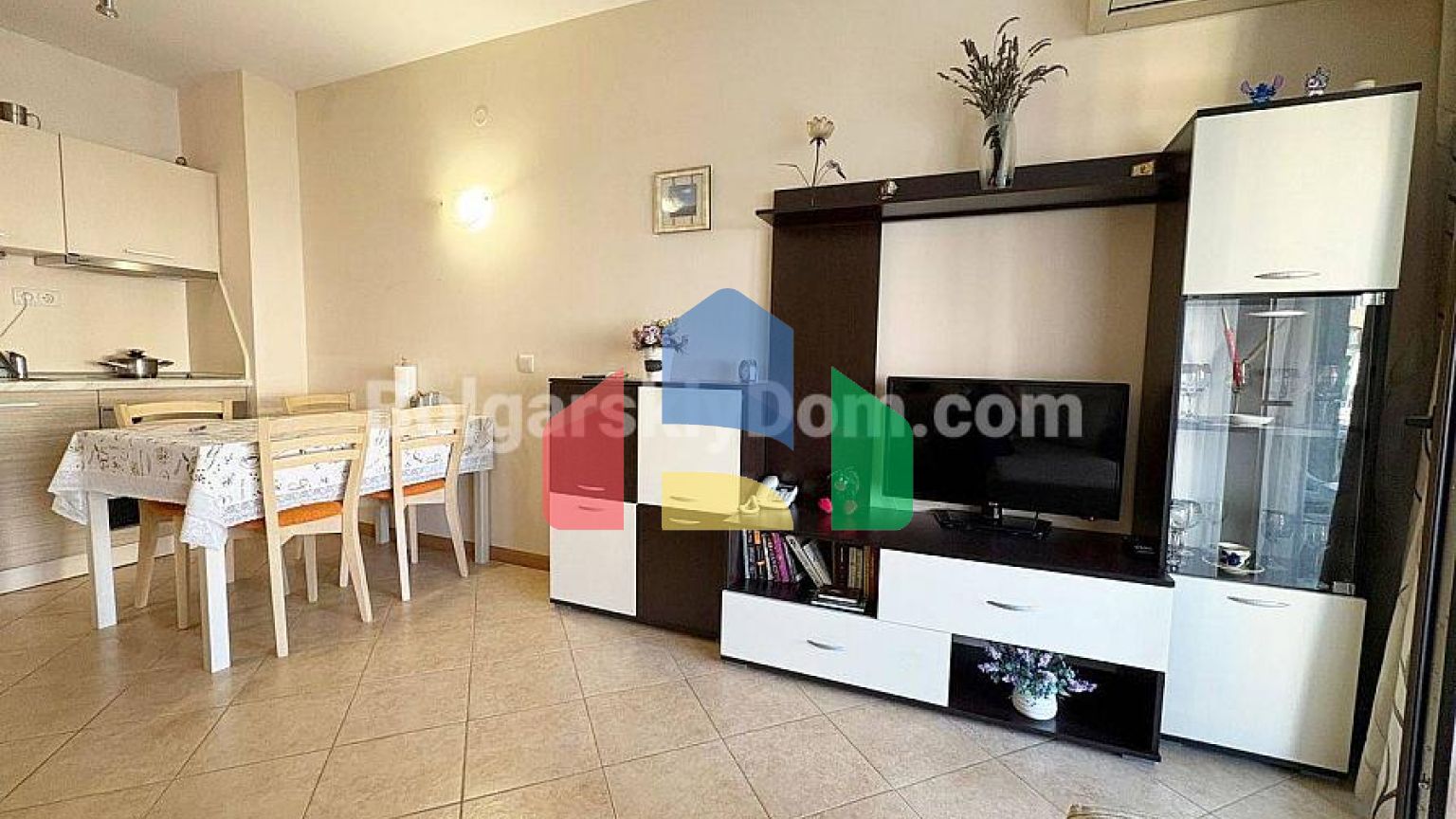 Двокімнатна квартира в Роял Сан