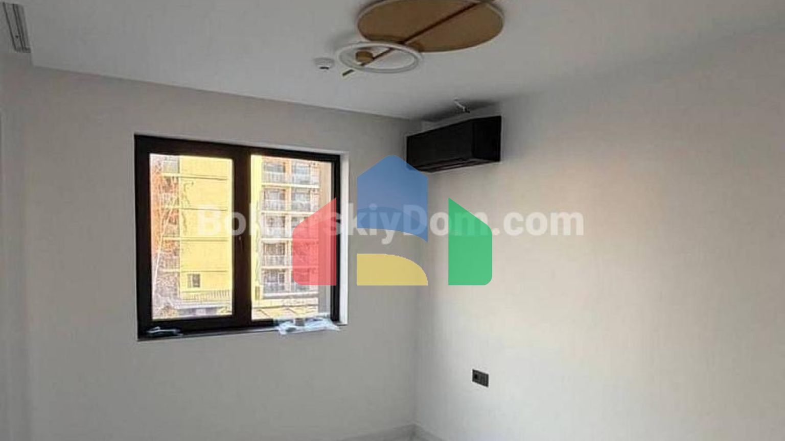 Трикімнатна квартира в Світ Хоум 9