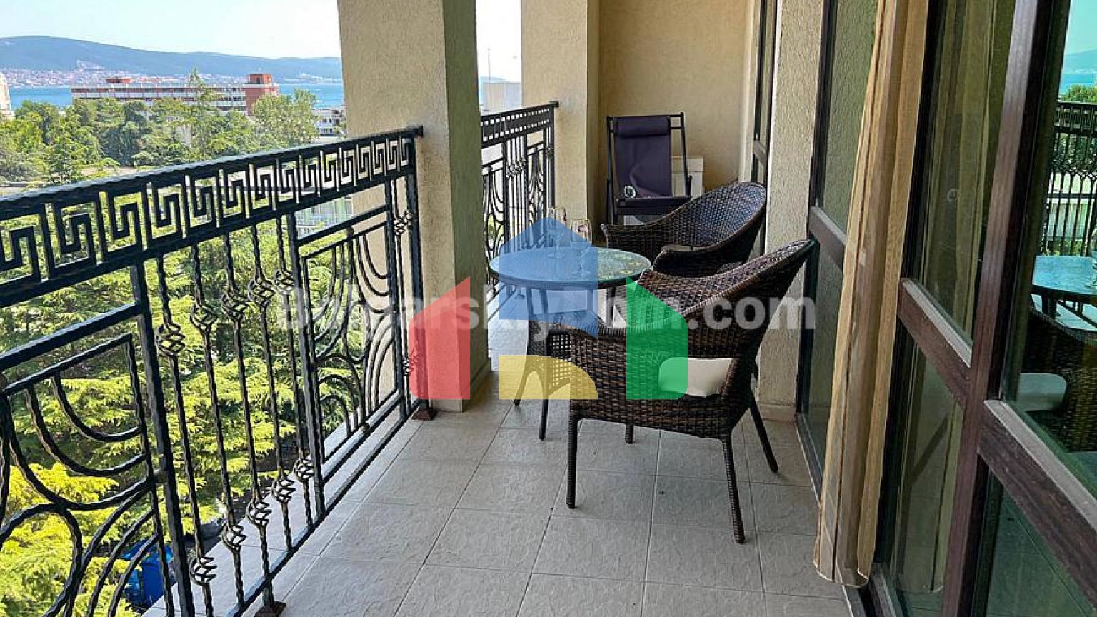 Сонячний берег