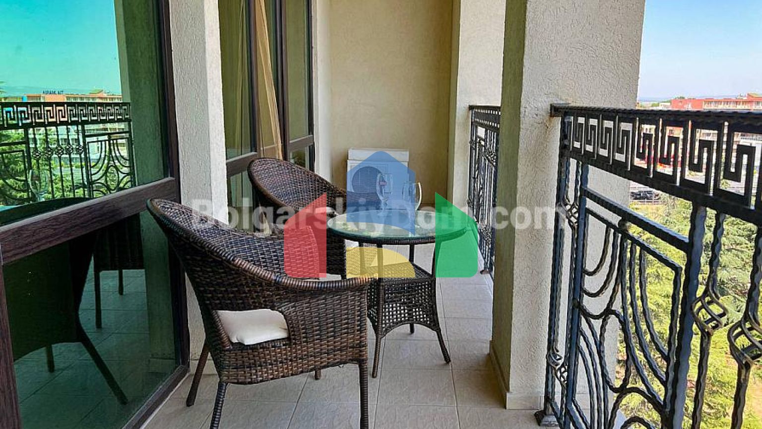 Сонячний берег