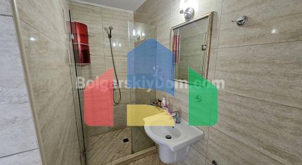 Велика квартира-студія в Даун Парк Делюкс