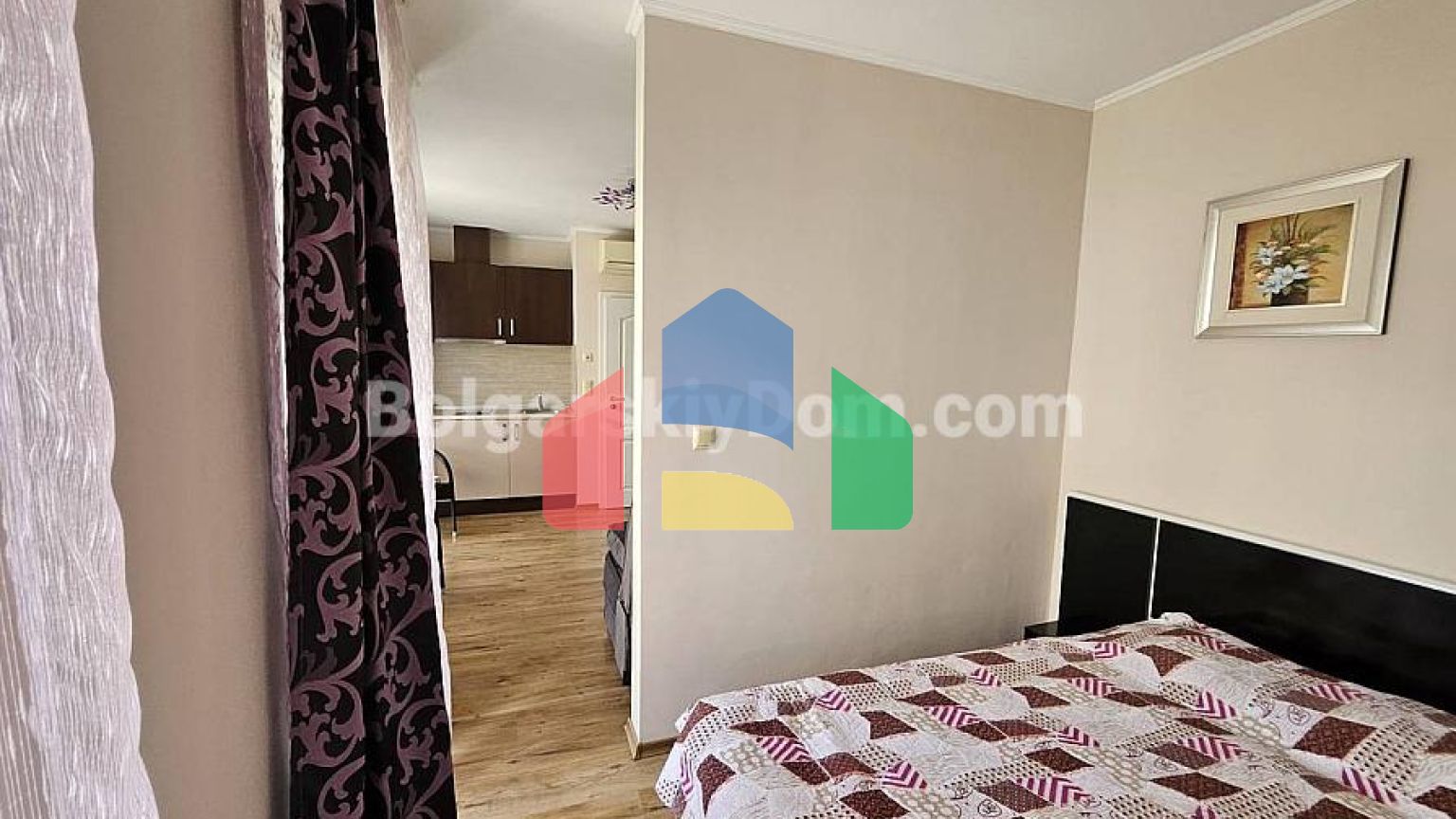 Велика квартира-студія в Даун Парк Делюкс