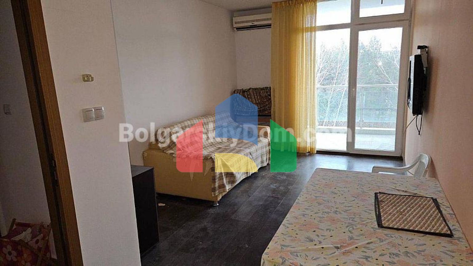 Двокімнатна квартира в Солмарін