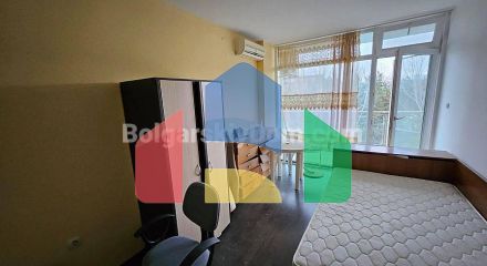 Двокімнатна квартира в Солмарін