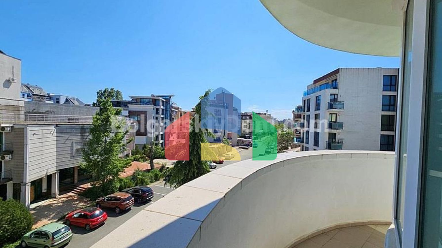 Трикімнатна квартира в Піроп Сіті