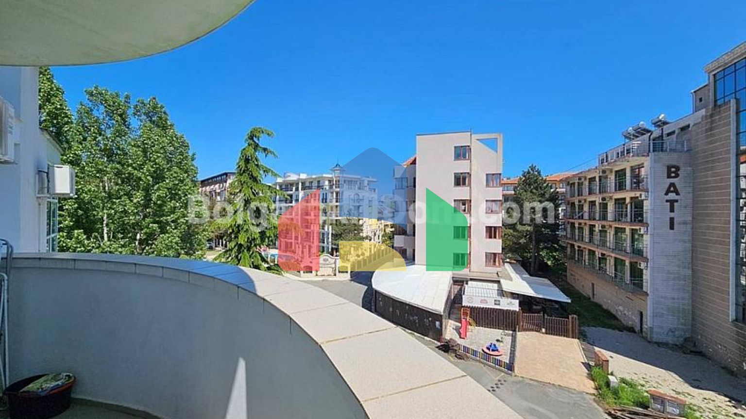 Трикімнатна квартира в Піроп Сіті