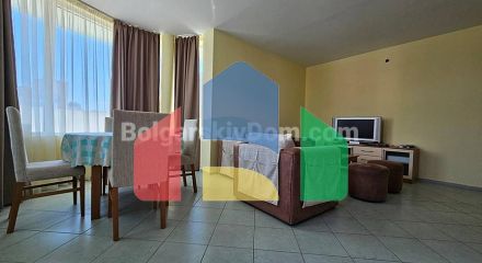 Трикімнатна квартира в Піроп Сіті