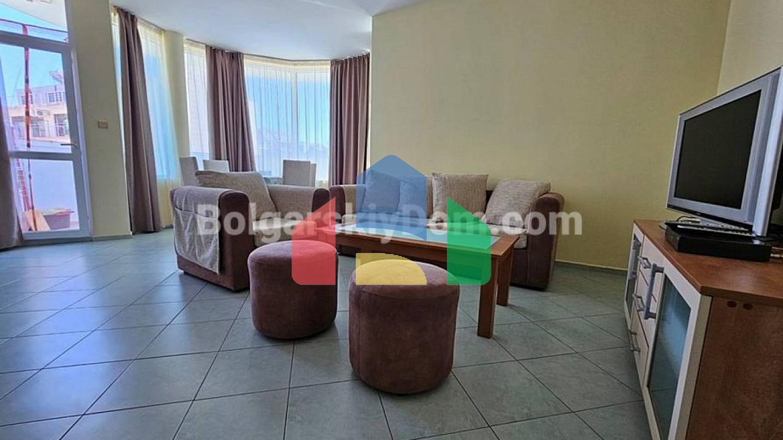 Трикімнатна квартира в Піроп Сіті