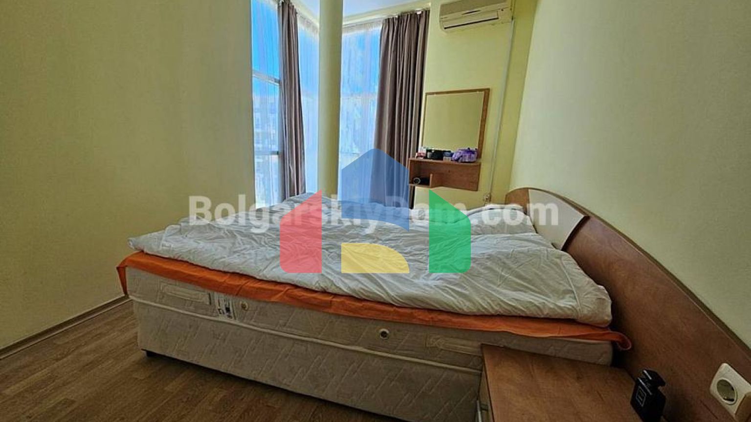 Трикімнатна квартира в Піроп Сіті