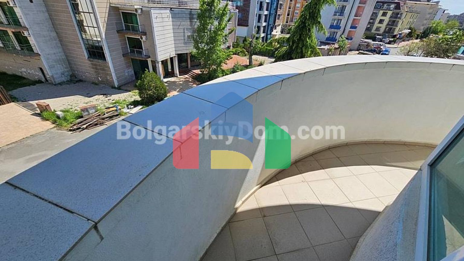 Трикімнатна квартира в Піроп Сіті