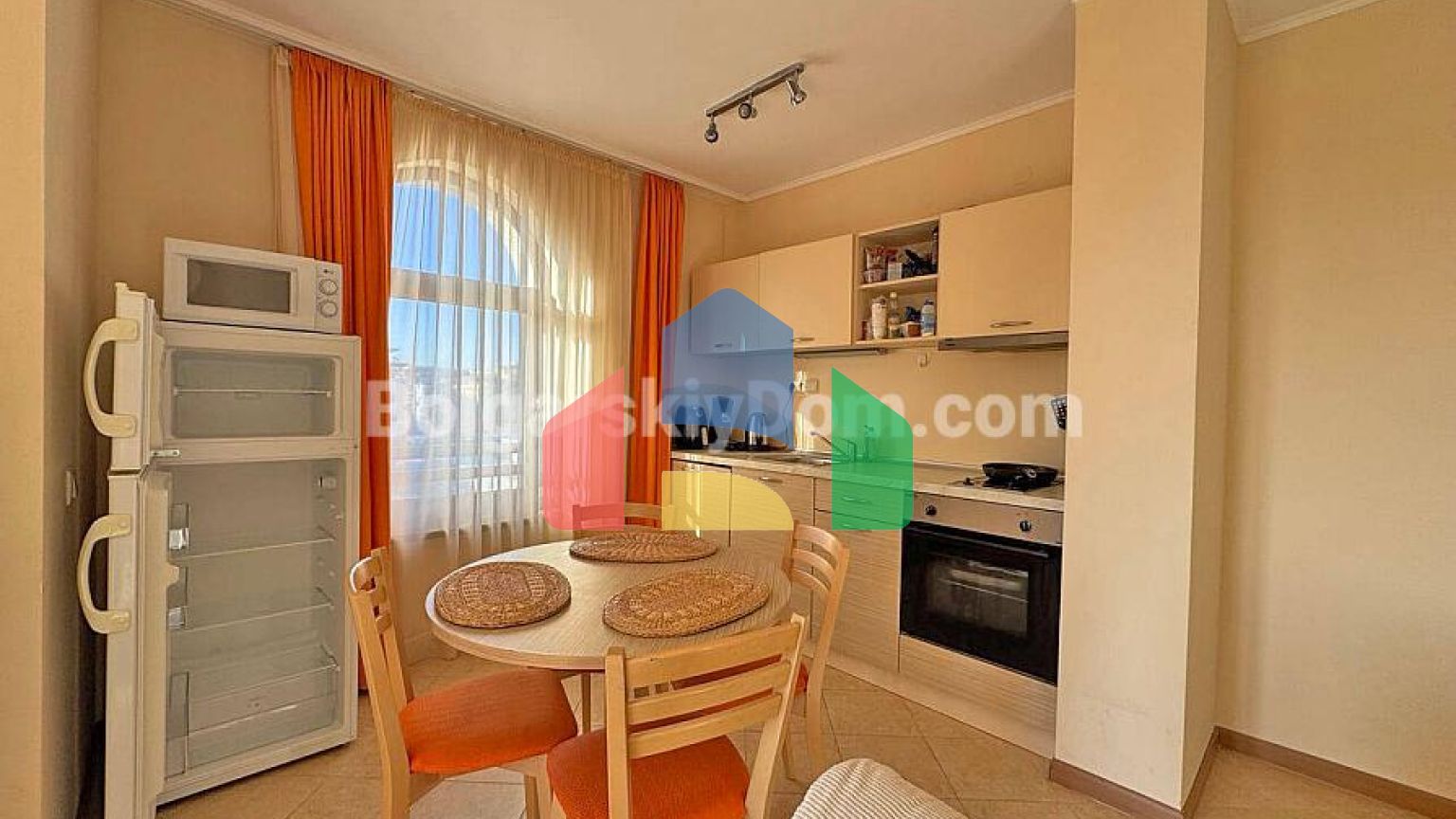 Трикімнатна квартира в Роял Сан