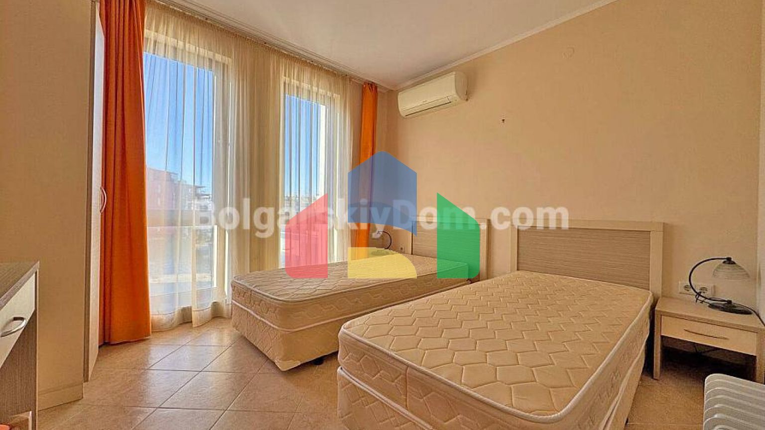 Трикімнатна квартира в Роял Сан