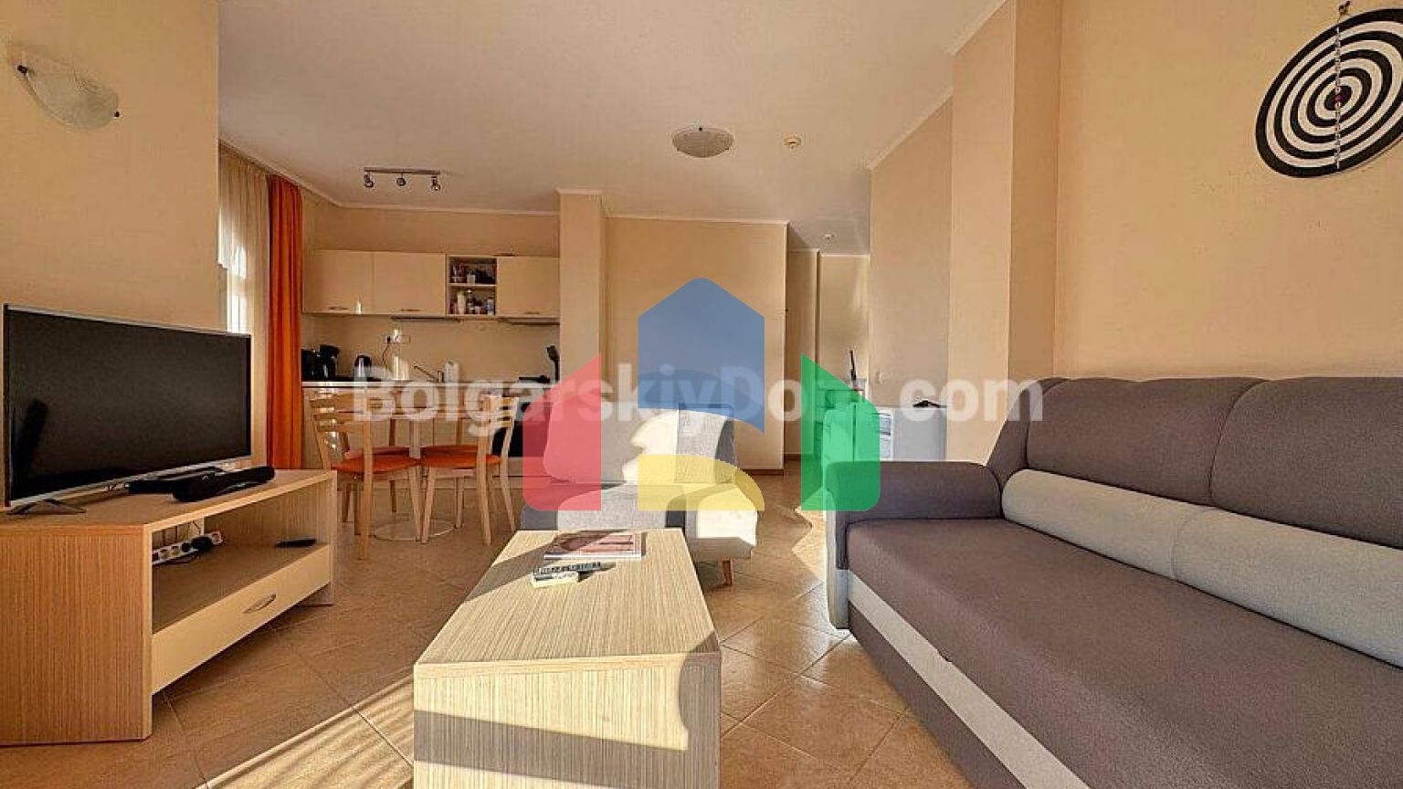 Трикімнатна квартира в Роял Сан