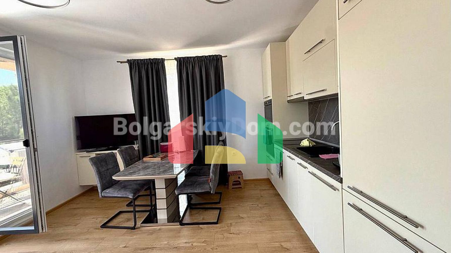 Трикімнатна квартира в Афродіта Грін