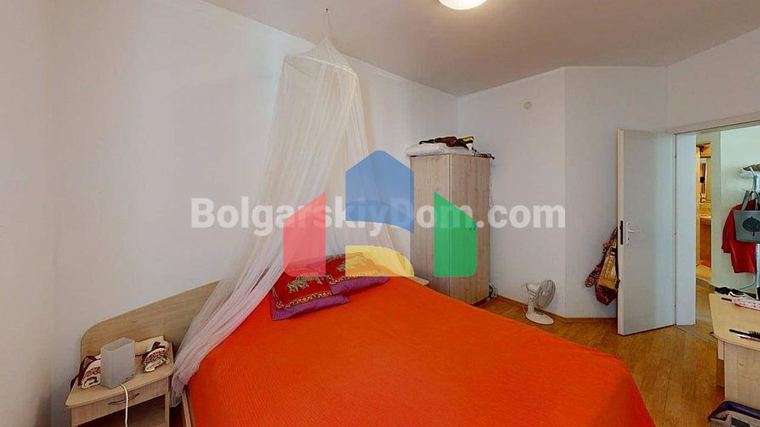 Трикімнатна квартира в Барко Дел Сол