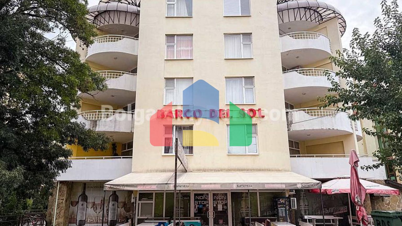 Двокімнатна квартира в Барко справ Сол