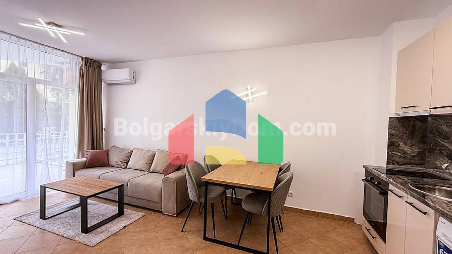 Двокімнатна квартира в Барко справ Сол