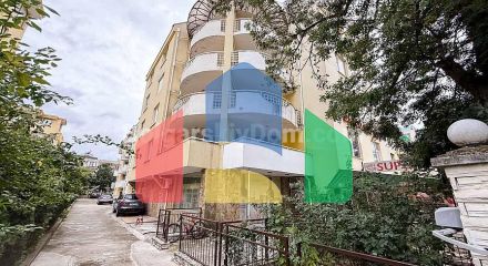 Двокімнатна квартира в Барко справ Сол