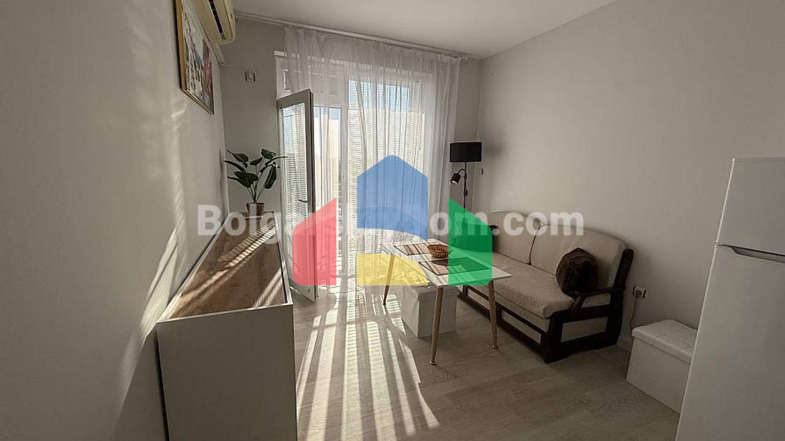 Двокімнатна квартира в Санні Дей 3