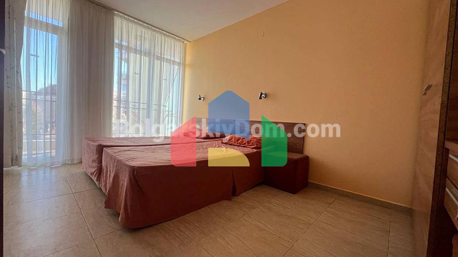 Трикімнатна квартира в Сан Віллідж