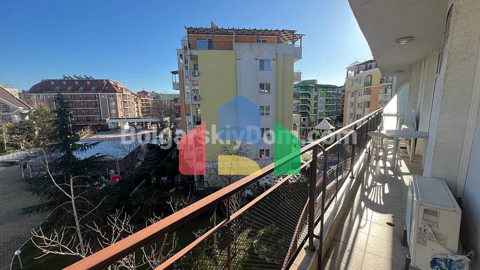 Трикімнатна квартира в Сан Віллідж