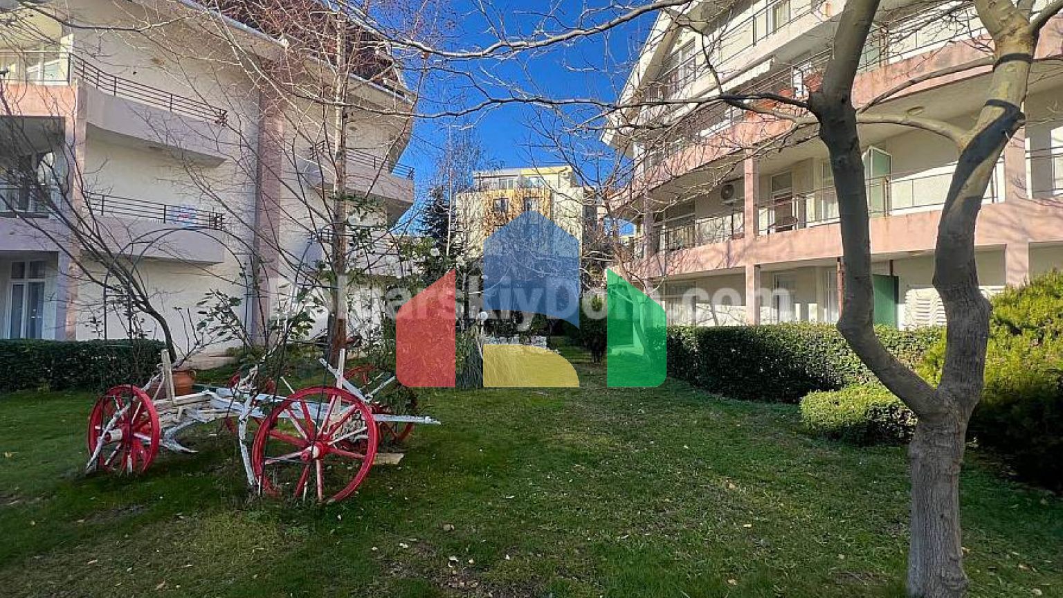 Трикімнатна квартира в Сан Віллідж