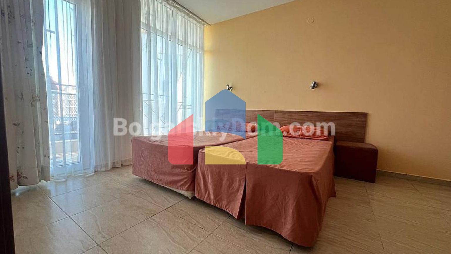 Трикімнатна квартира в Сан Віллідж