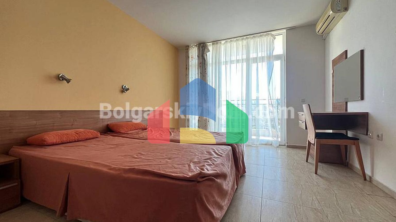 Трикімнатна квартира в Сан Віллідж