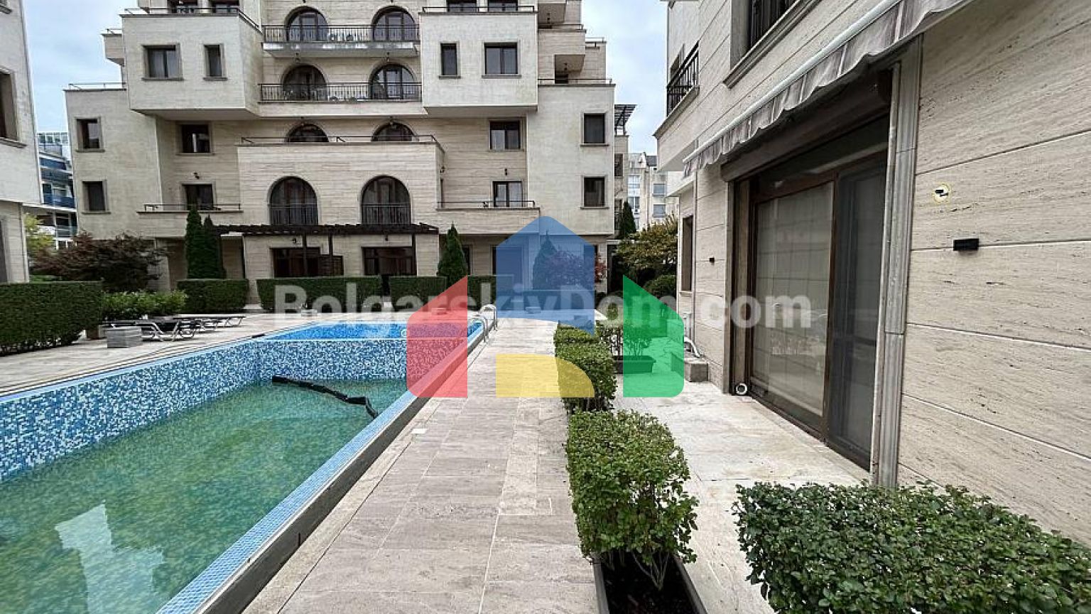 Квартира-студія в Амара