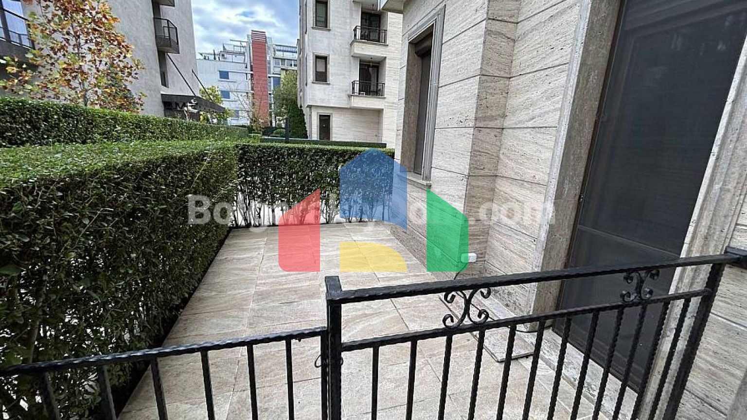 Квартира-студія в Амара