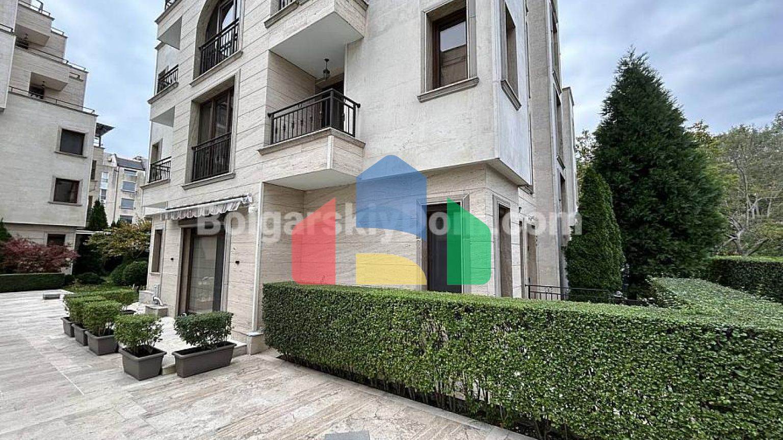 Квартира-студія в Амара