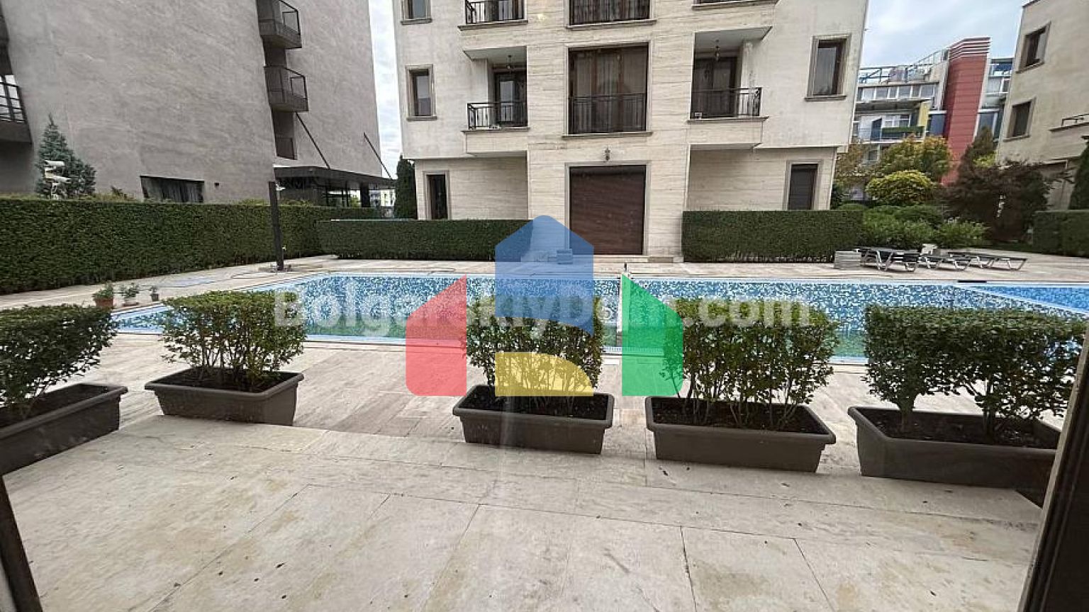 Квартира-студія в Амара