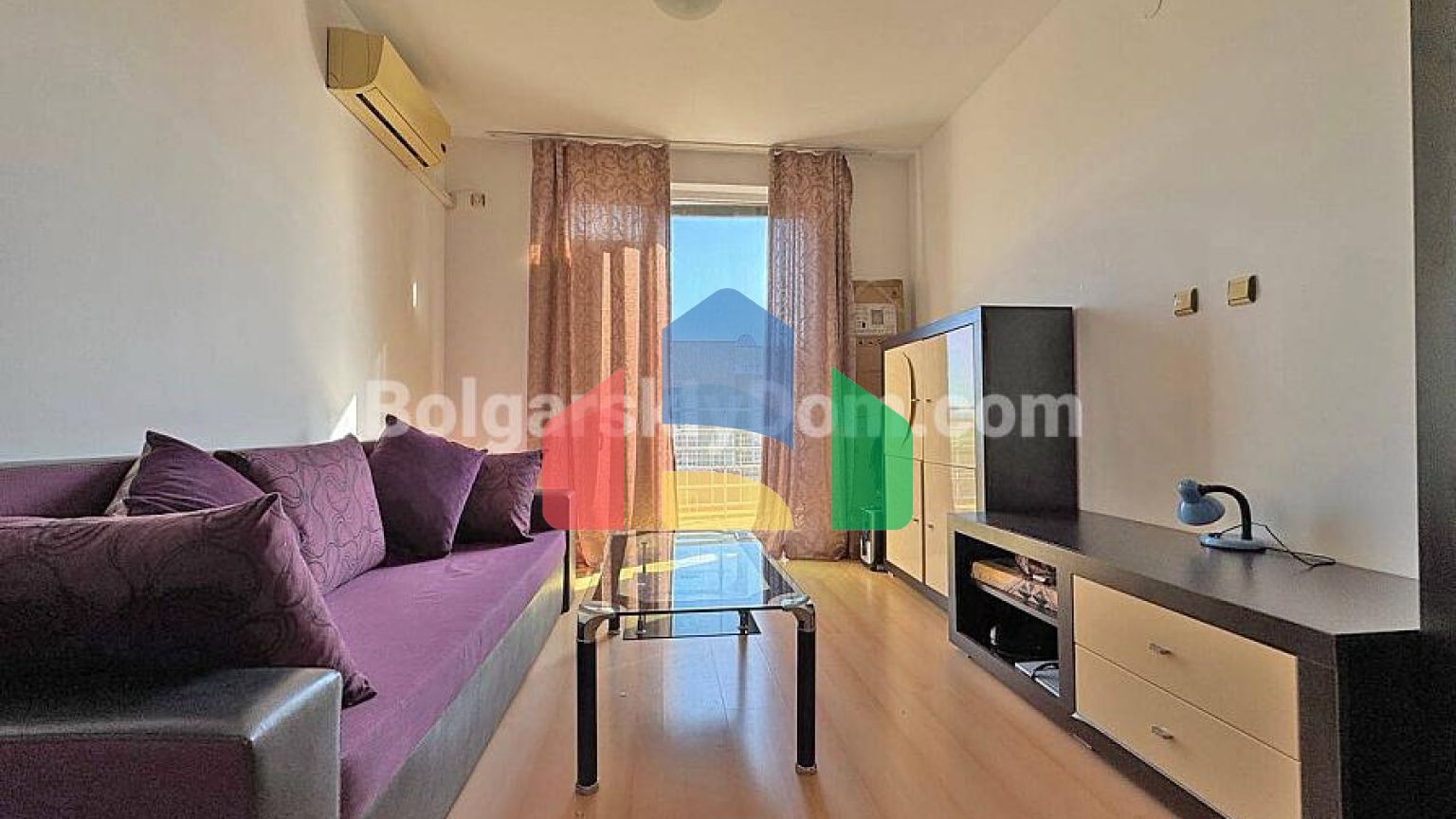 Трикімнатна квартира в Санні Дей 5