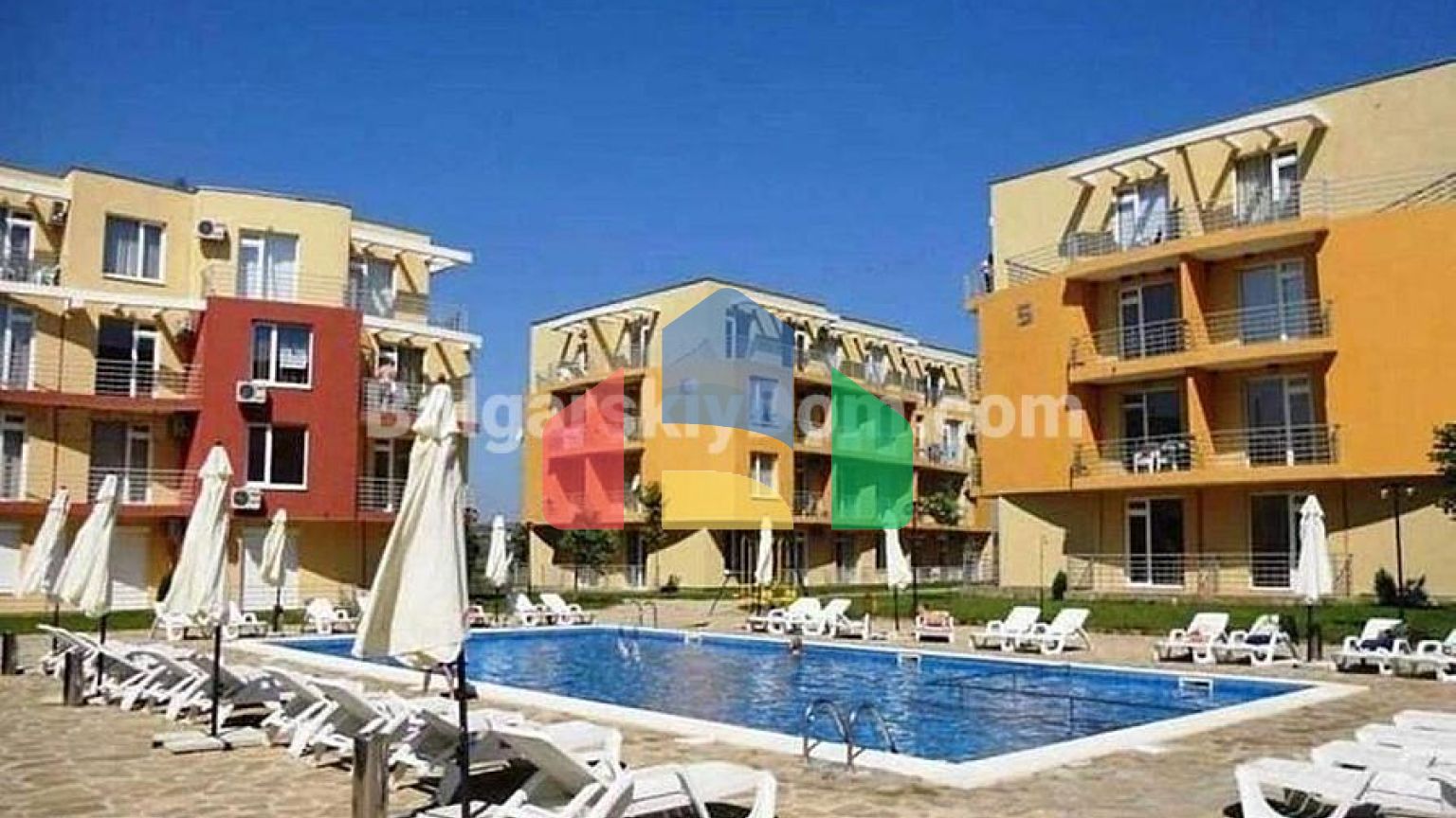 Трикімнатна квартира в Санні Дей 5