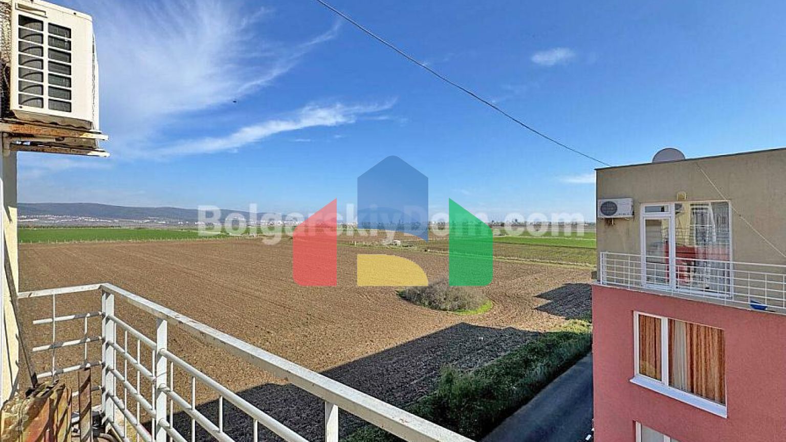 Трикімнатна квартира в Санні Дей 5