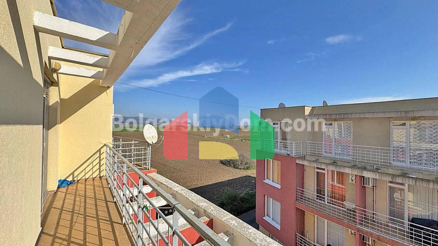 Трикімнатна квартира в Санні Дей 5