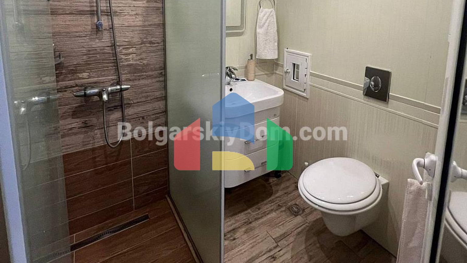 Двокімнатна квартира в Голден Бійч