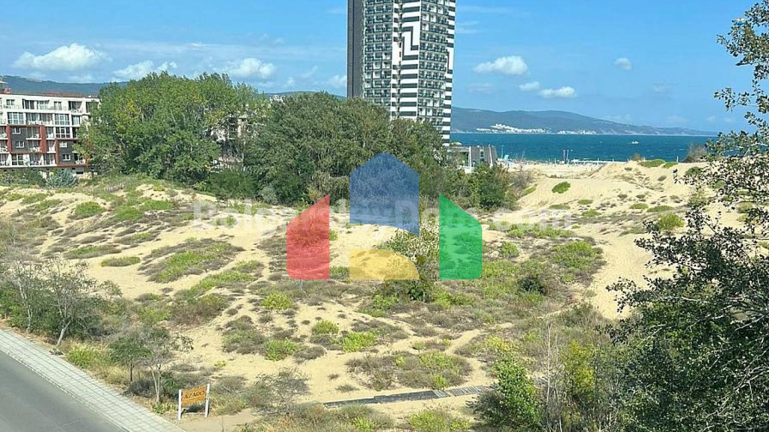 Двокімнатна квартира в Голден Бійч