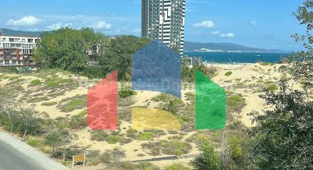 Двокімнатна квартира в Голден Бійч