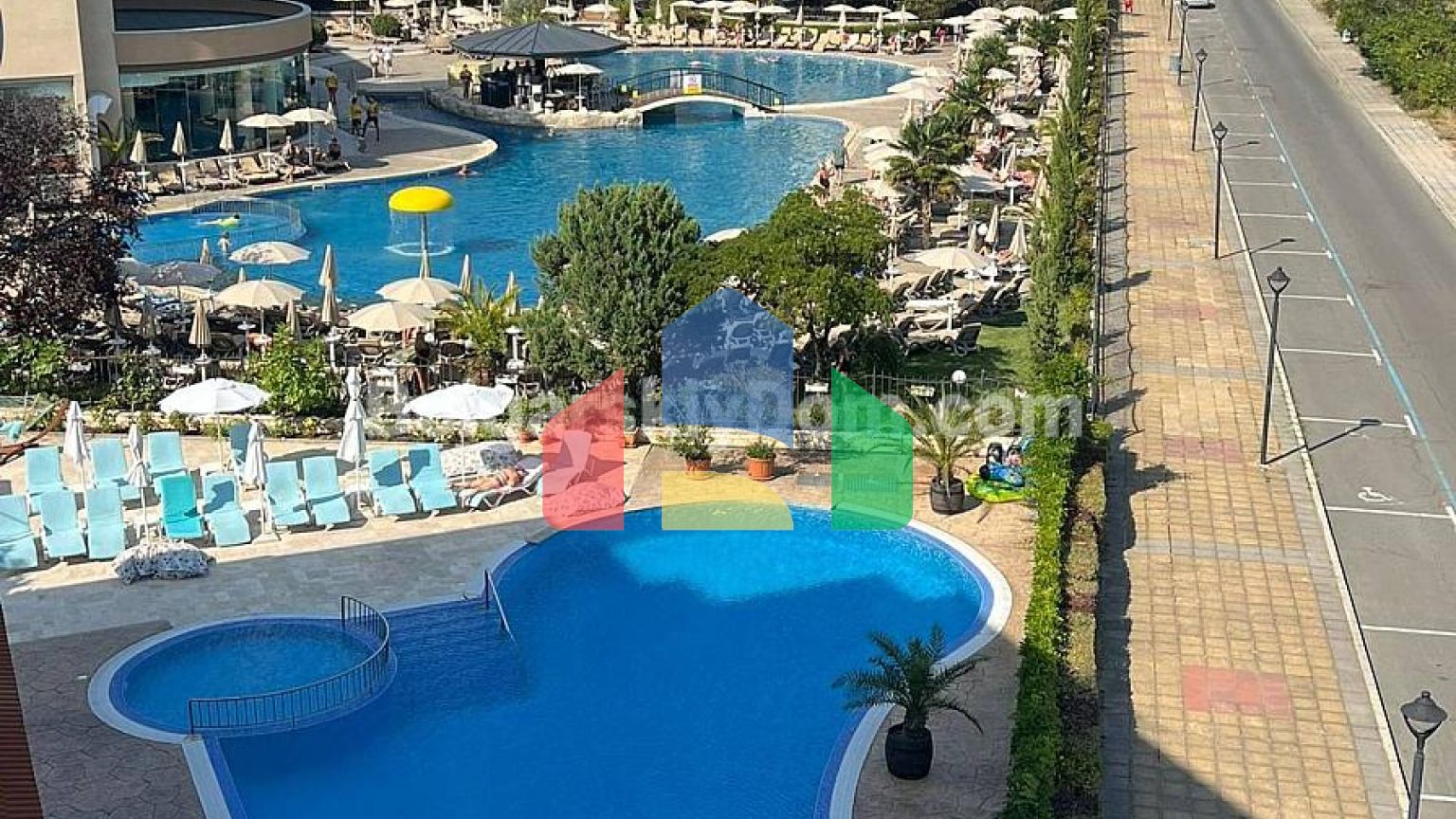 Двокімнатна квартира в Голден Бійч