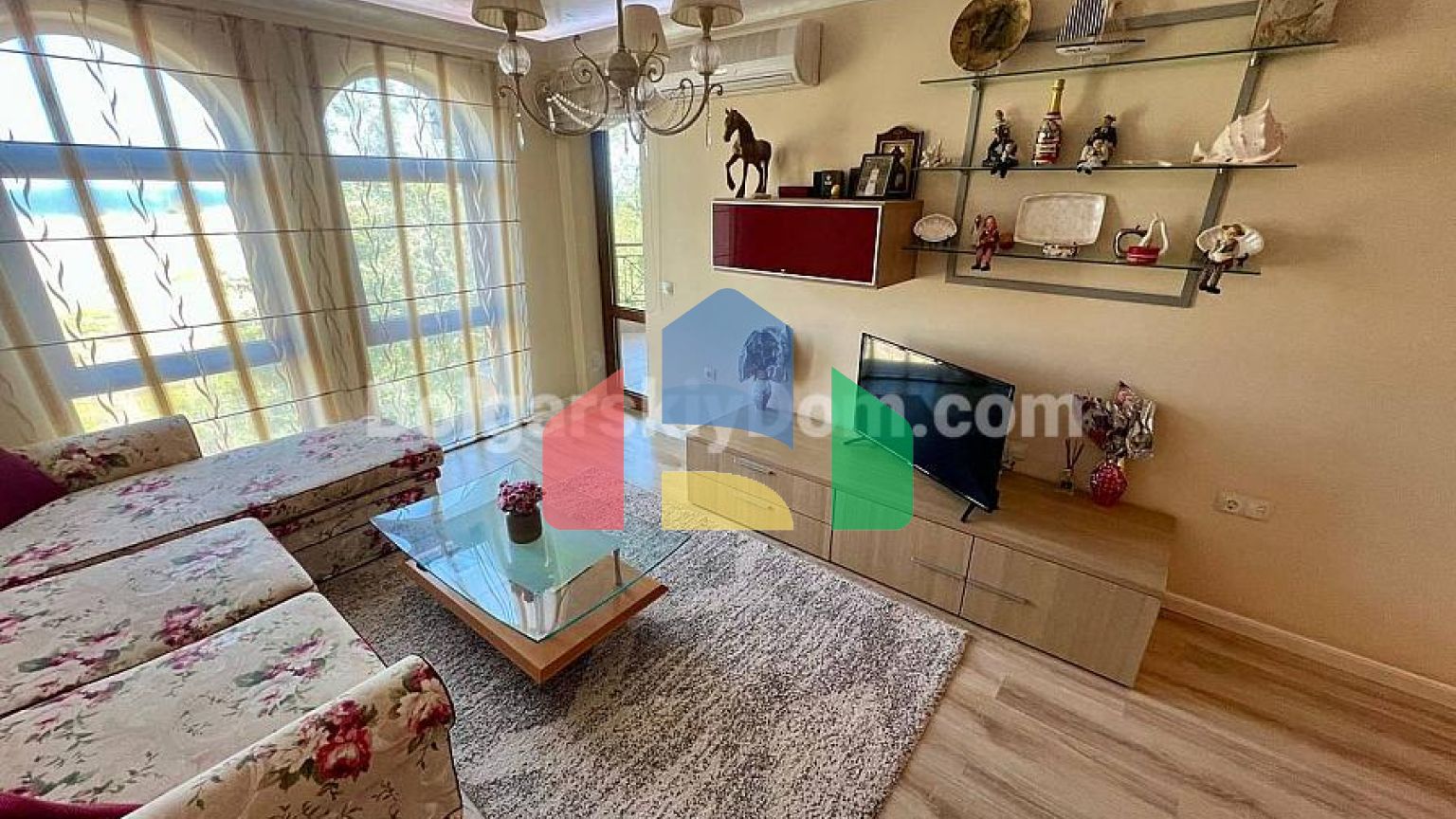 Двокімнатна квартира в Голден Бійч