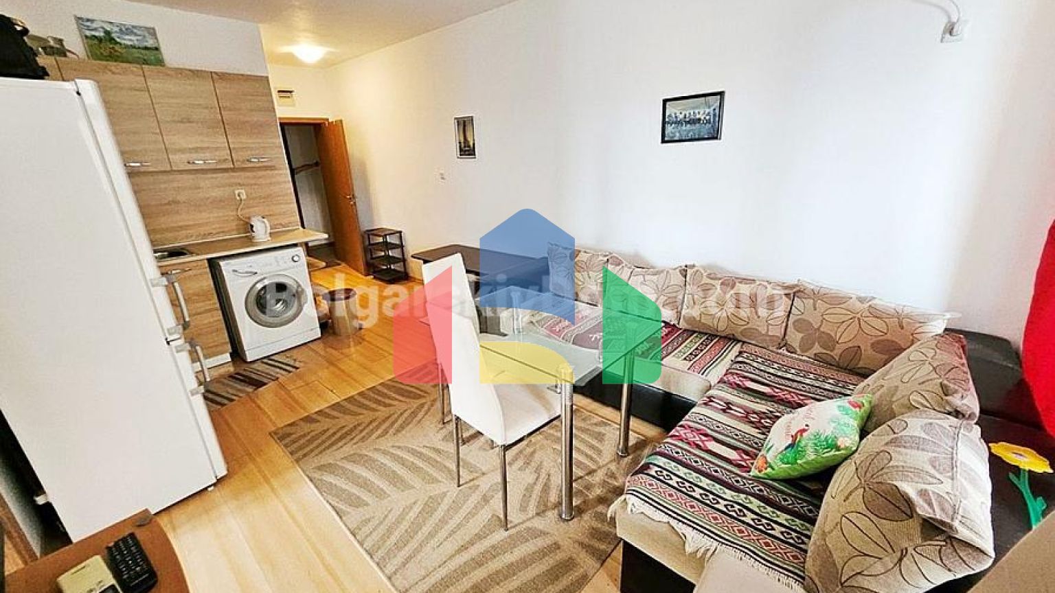 Трикімнатна квартира в Санні Дей 6