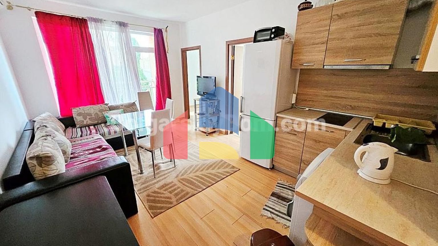 Трикімнатна квартира в Санні Дей 6