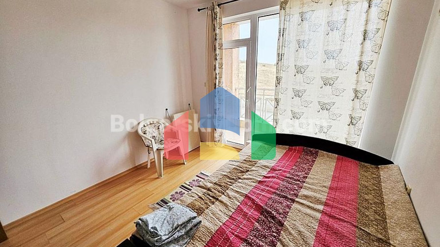 Трикімнатна квартира в Санні Дей 6