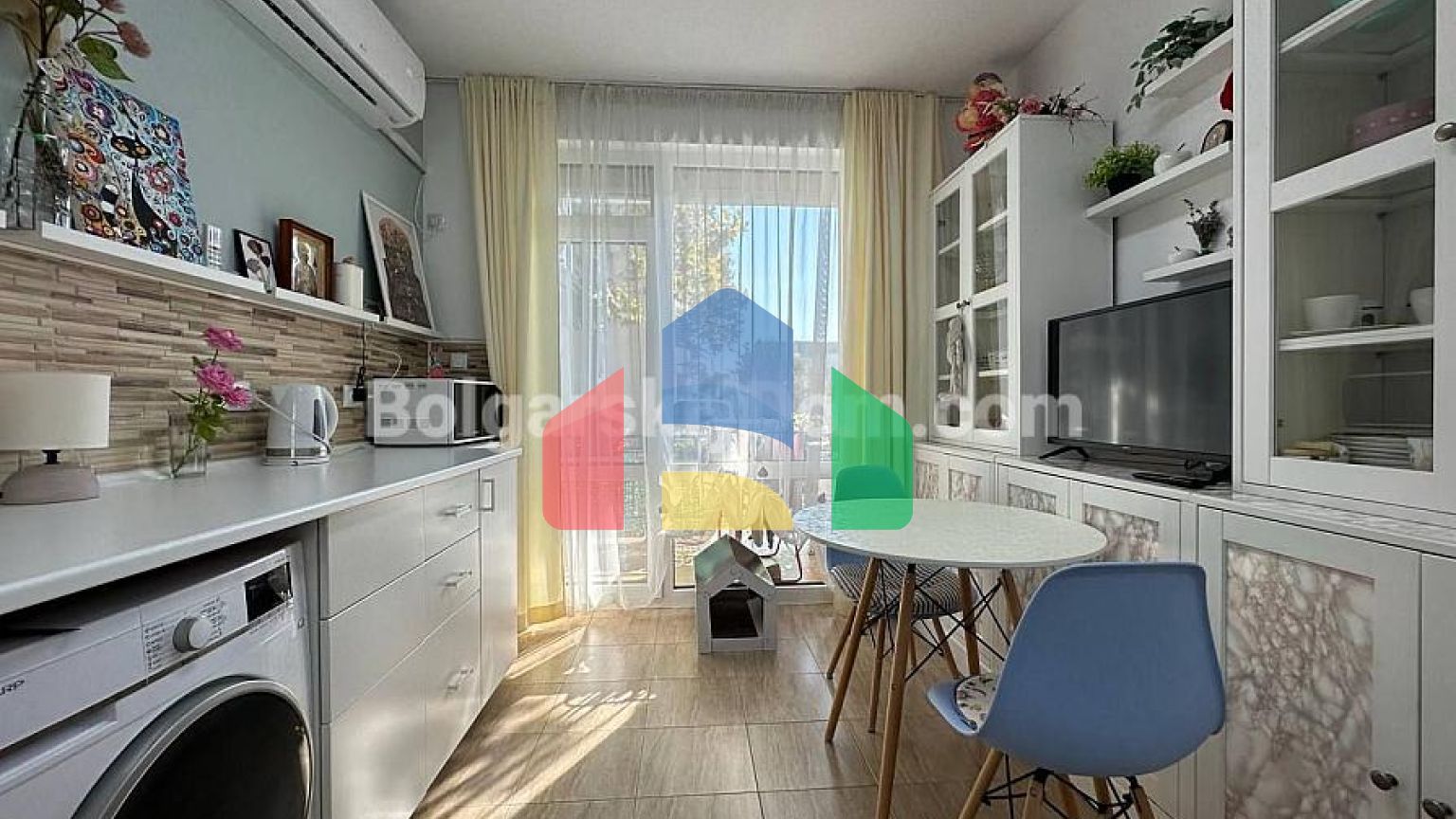 Двокімнатна квартира в Санні Дей 3