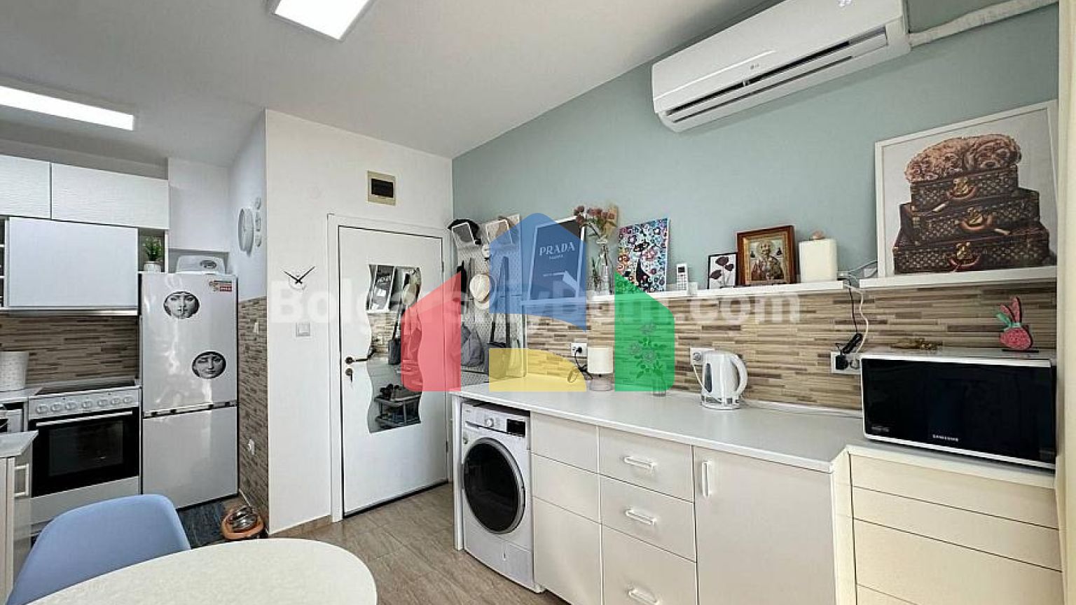 Двокімнатна квартира в Санні Дей 3