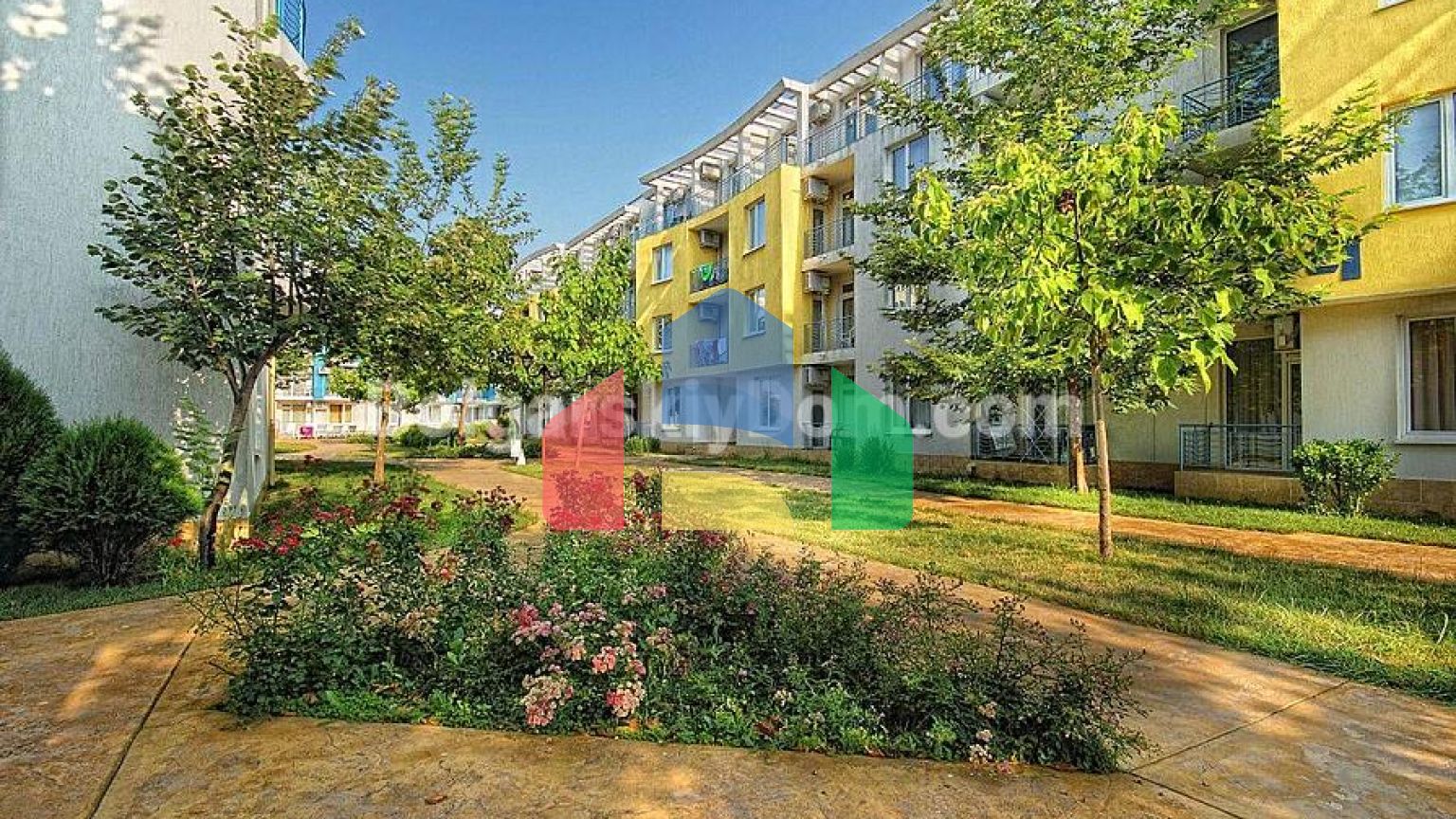 Двокімнатна квартира в Санні Дей 3